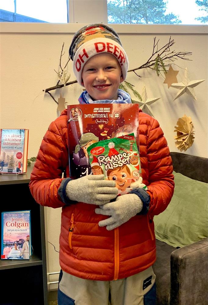 Isak Åboen Korstad var den heldige vinnaren av "Skrekkbingo" - Klikk for stort bilde