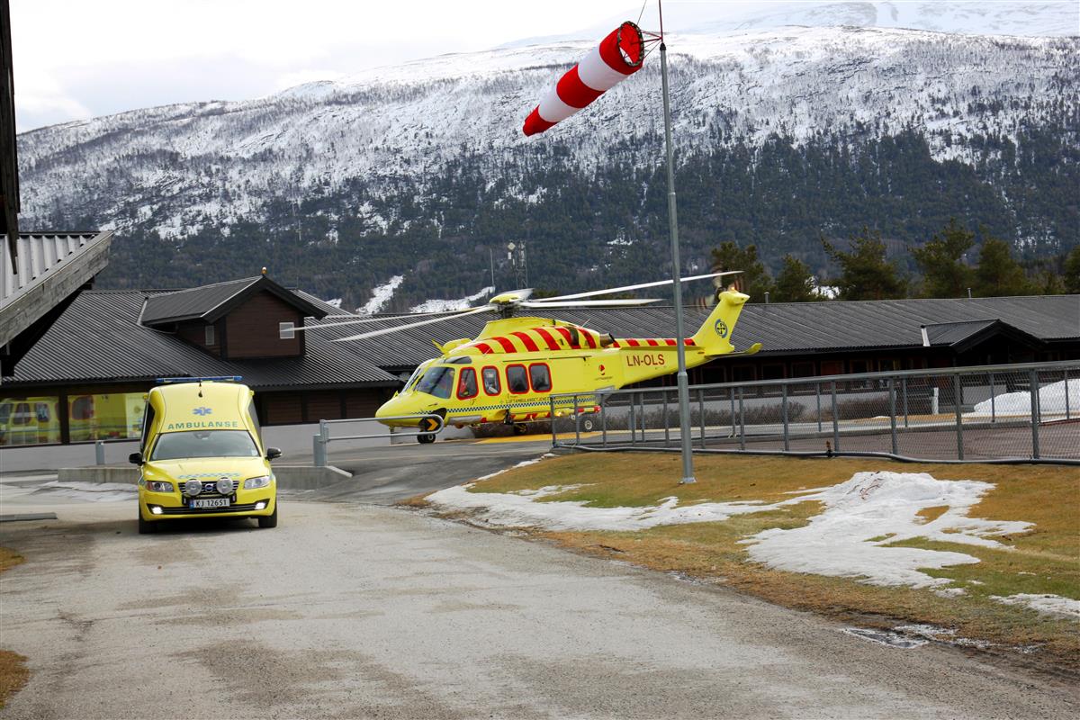 Ambulanse- og akuttinngang ved Skjåk Legekontor - Klikk for stort bilde
