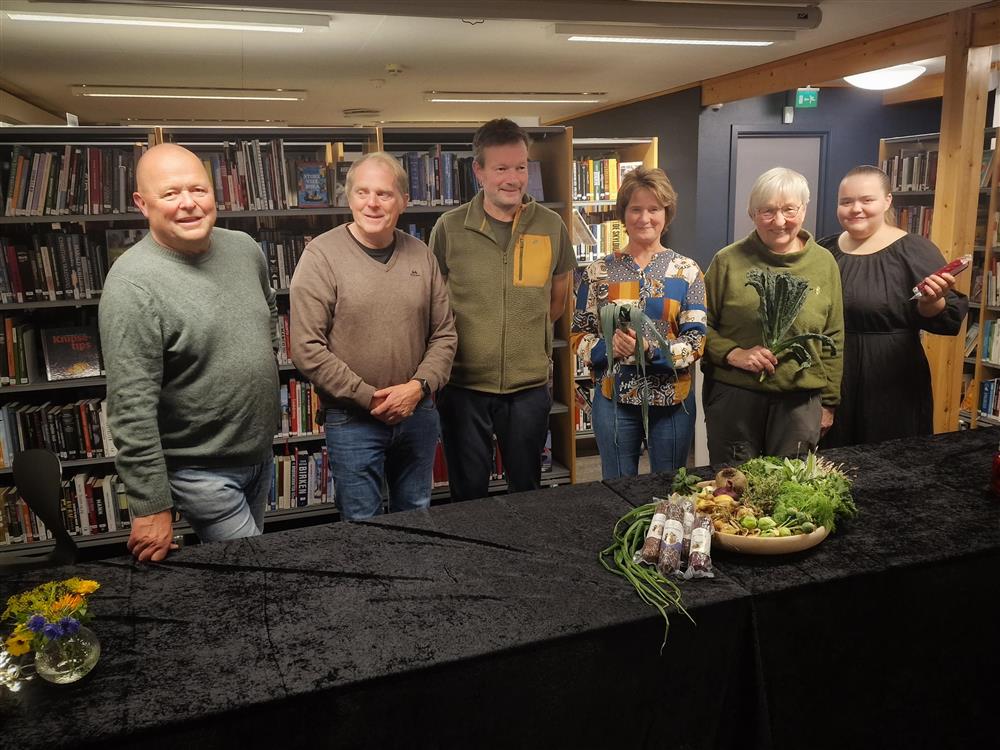 Arnstein Fjerdingren, Bjørn Sverre Tengesdal,  Terje Kveen, Marit Åbø, Anna Kvåle og Brita Stensgård - Klikk for stort bilde