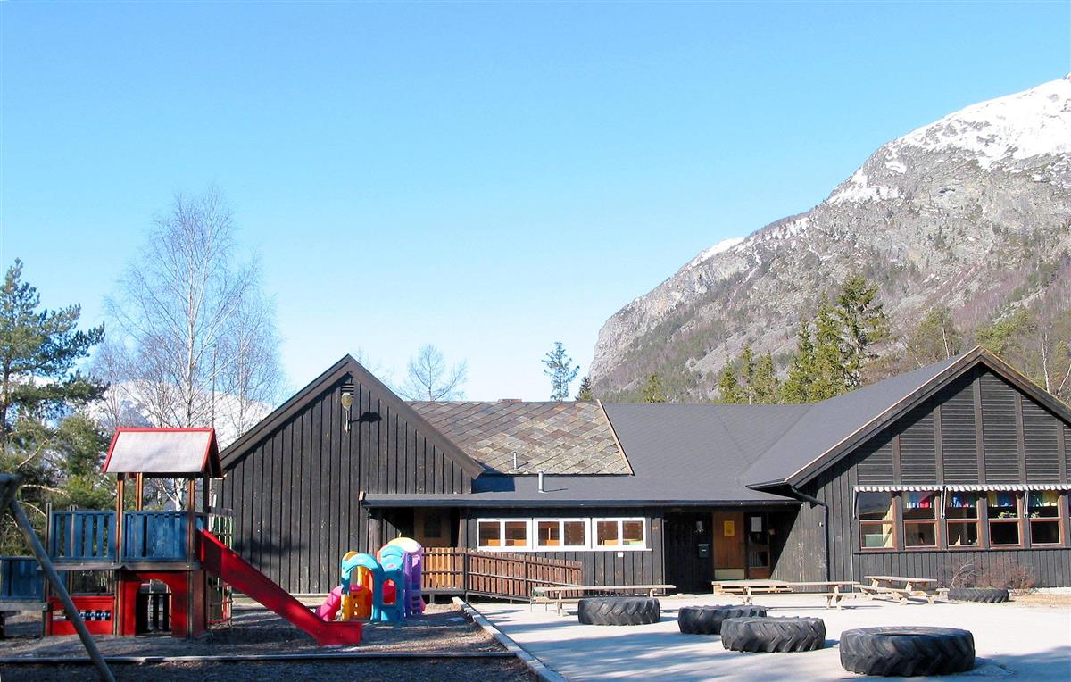 bilde av hovedbygning ved Holemork barnehage - Klikk for stort bilde